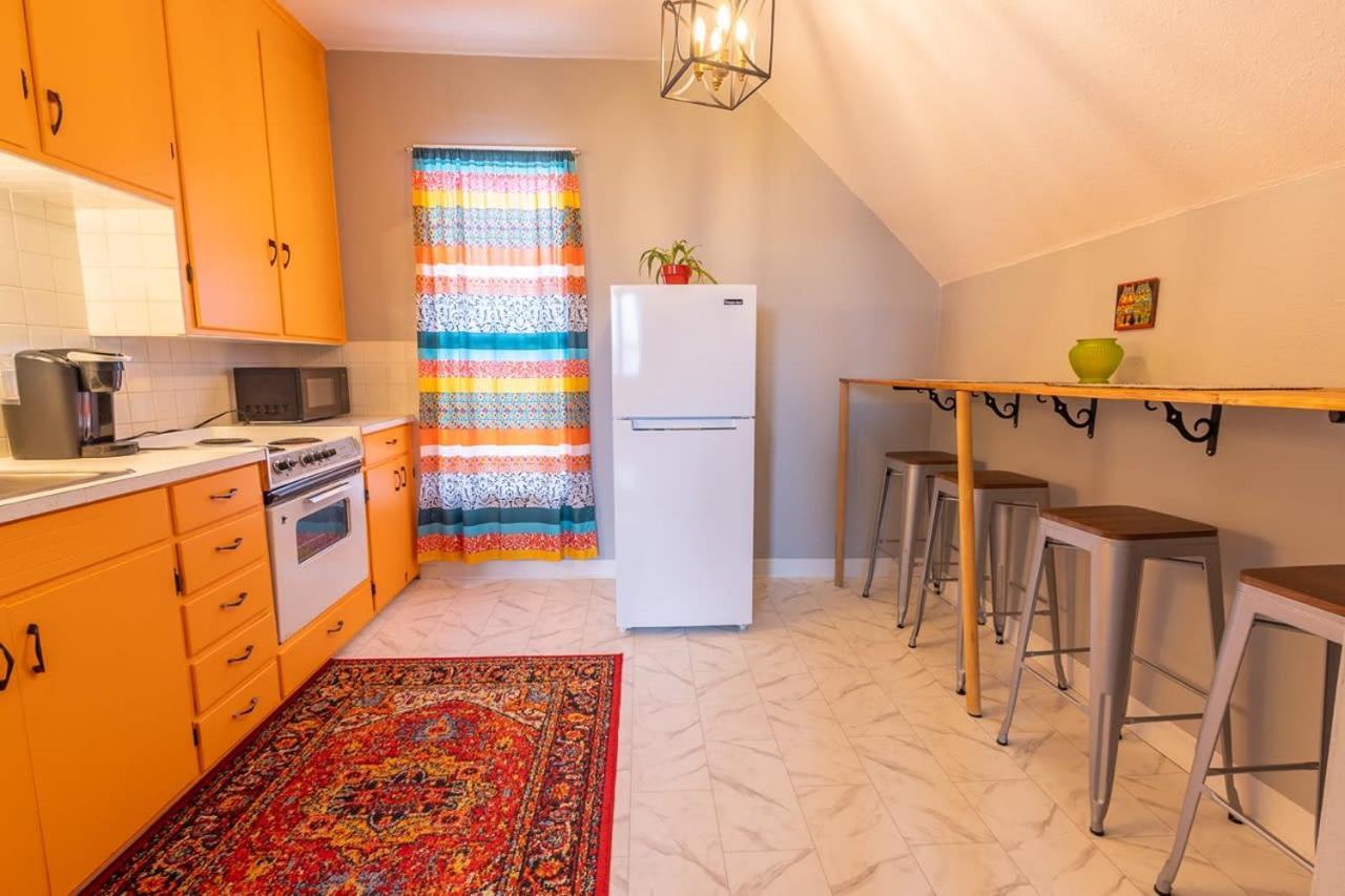 לאראמי New Listing!! Bright Bohemian Stay מראה חיצוני תמונה